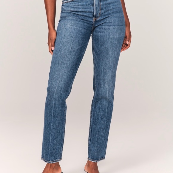 ❤️SOLD❤️ New women’s Abercrombie jeans - Picture 3 of 9